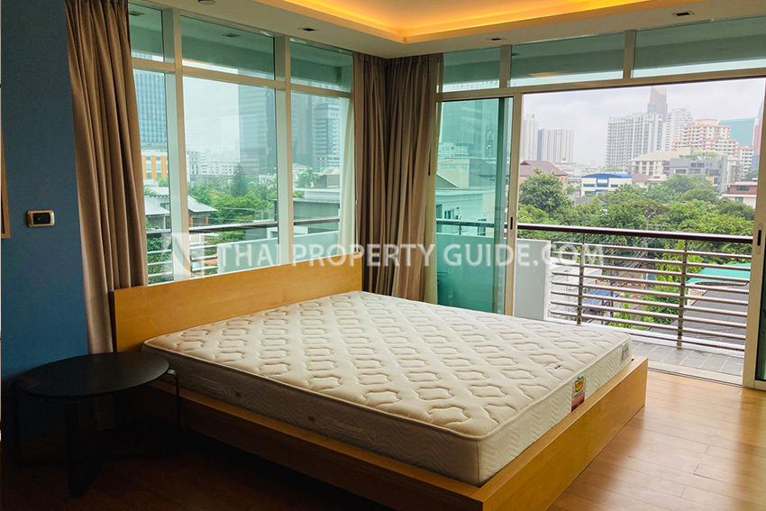 Condominium in Phaholyothin 